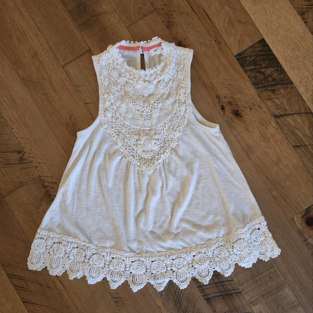 Crochet Lace Sleevless Top